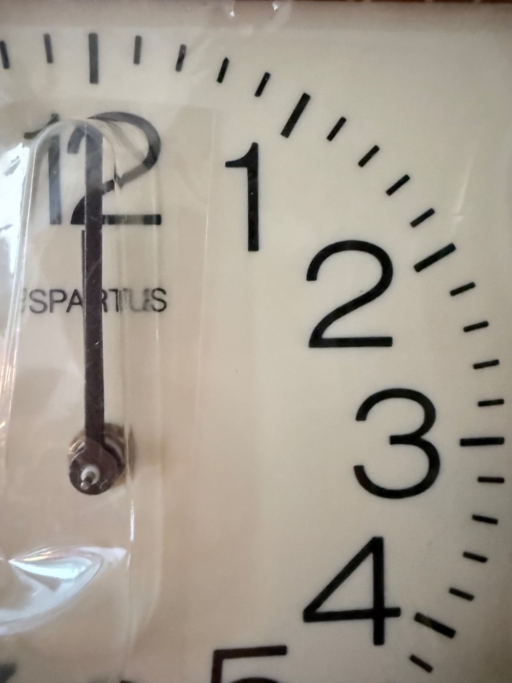 Spartus Vintage MCM Electric Wall Clock - Picture 4 of 4